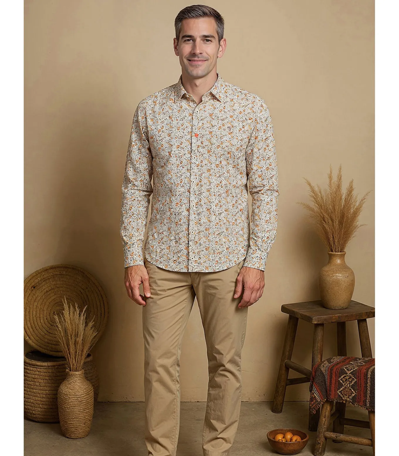 Beige herenoverhemd met bloemen