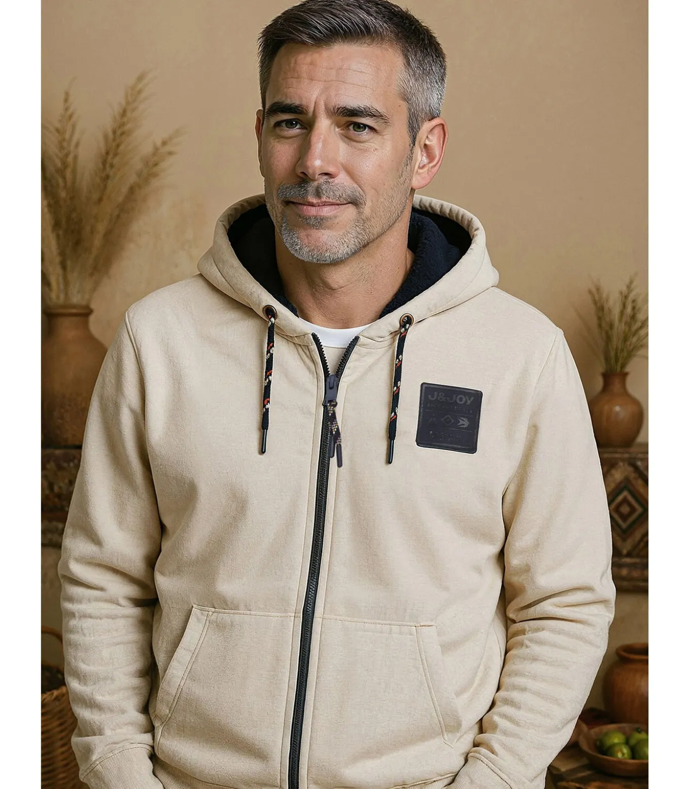 Beige herensweater met capuchon en rits