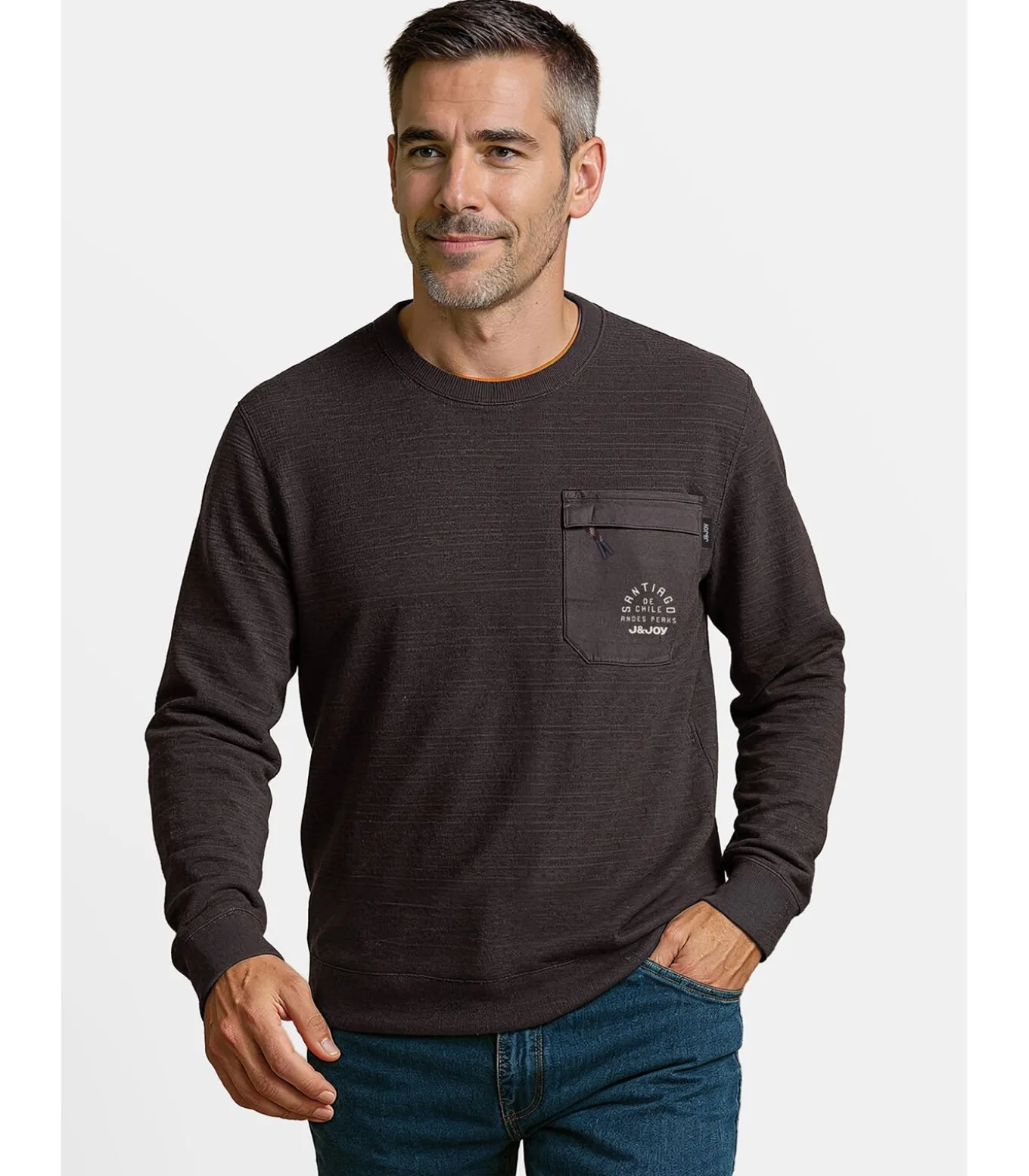 Marineblauw heren T-shirt met lange mouwen en borstzakje