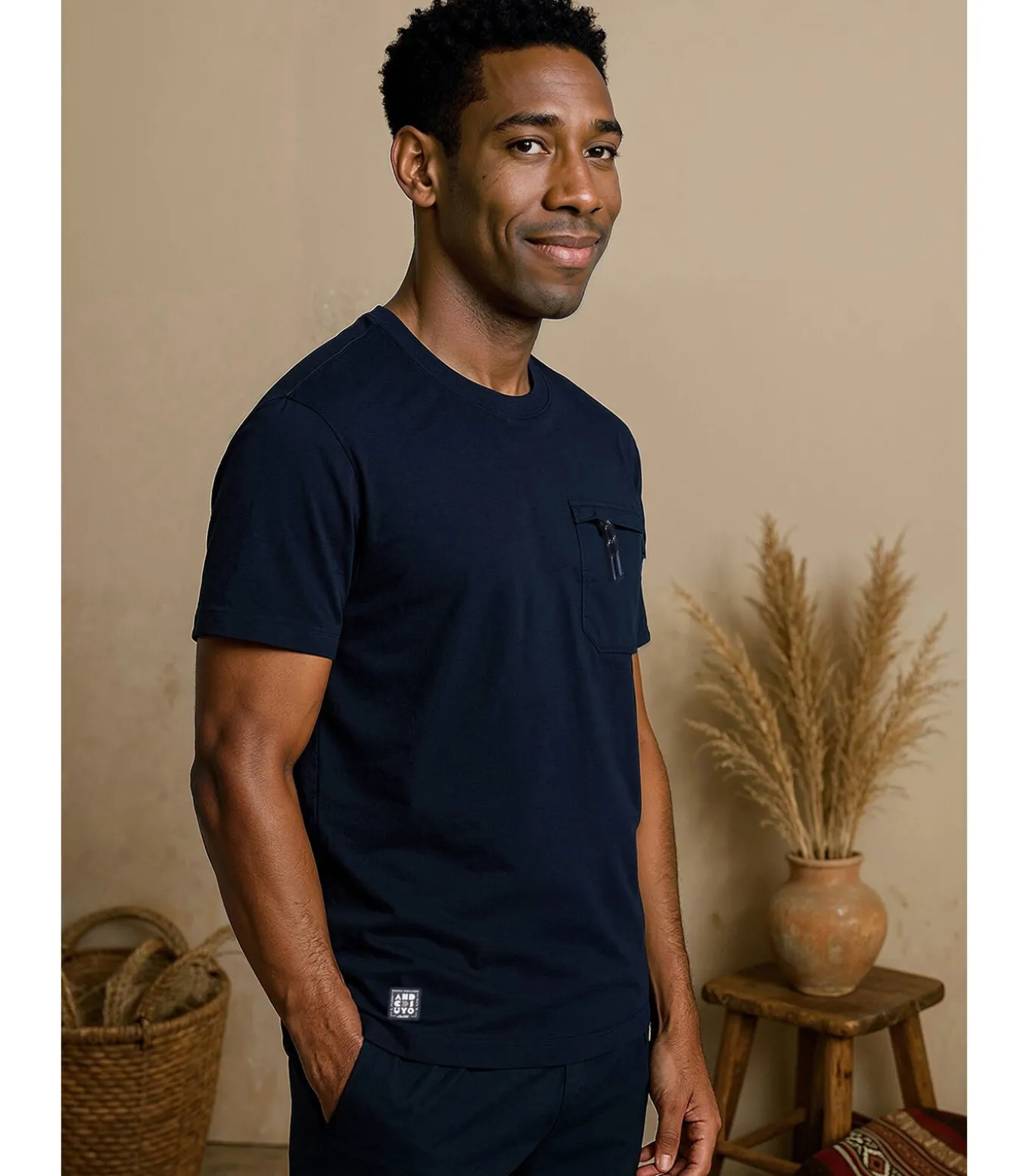 Marineblauw T-shirt voor heren met borstzakje