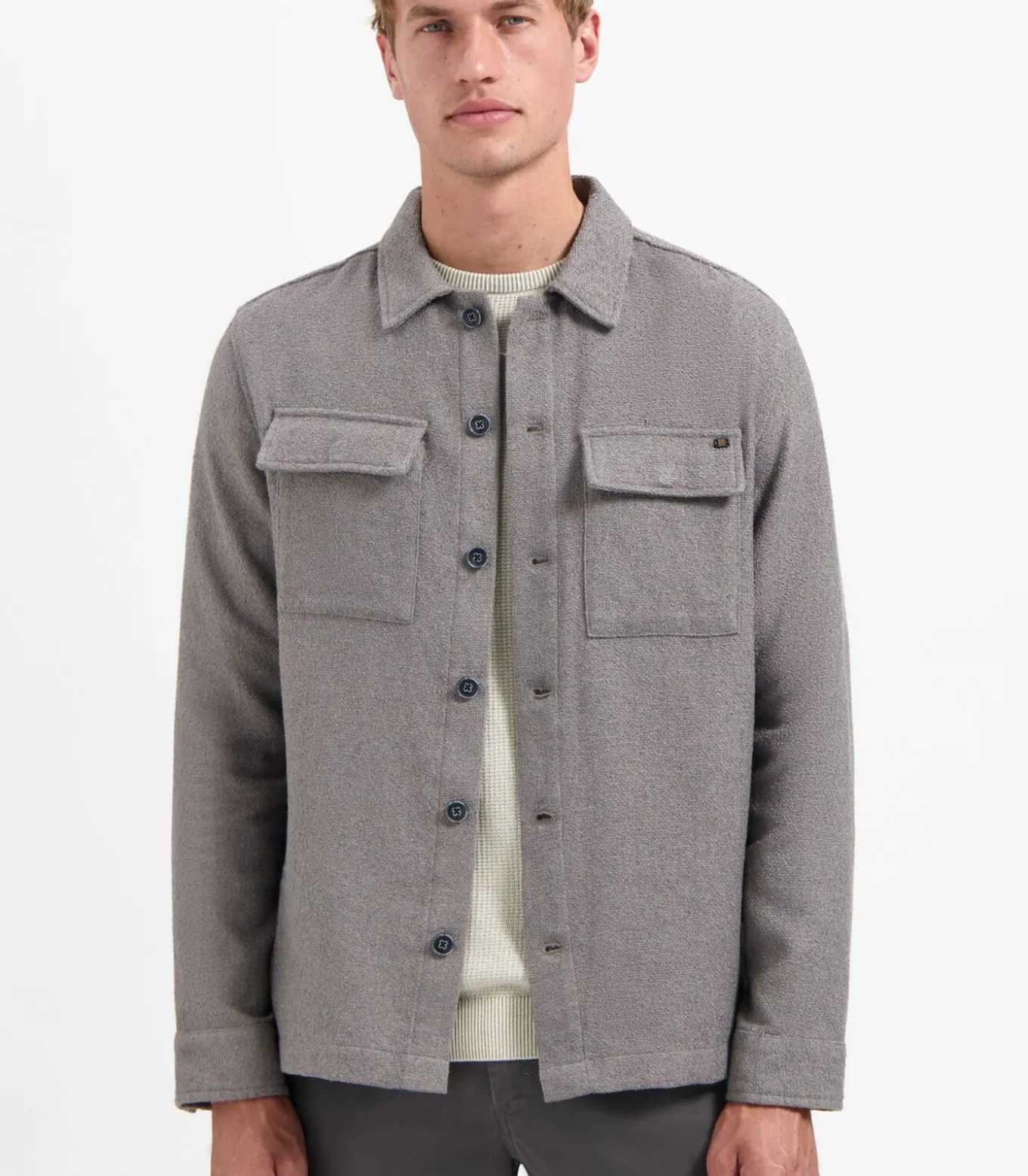 Overshirt met knopen in bouclestof
