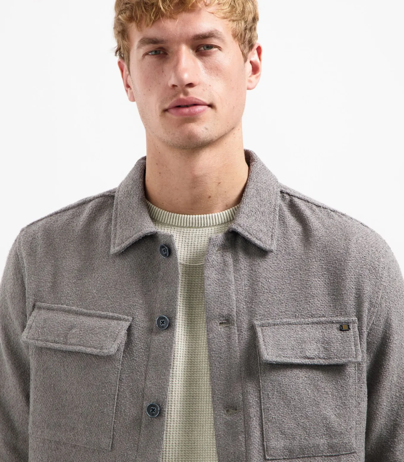 Overshirt met knopen in bouclestof