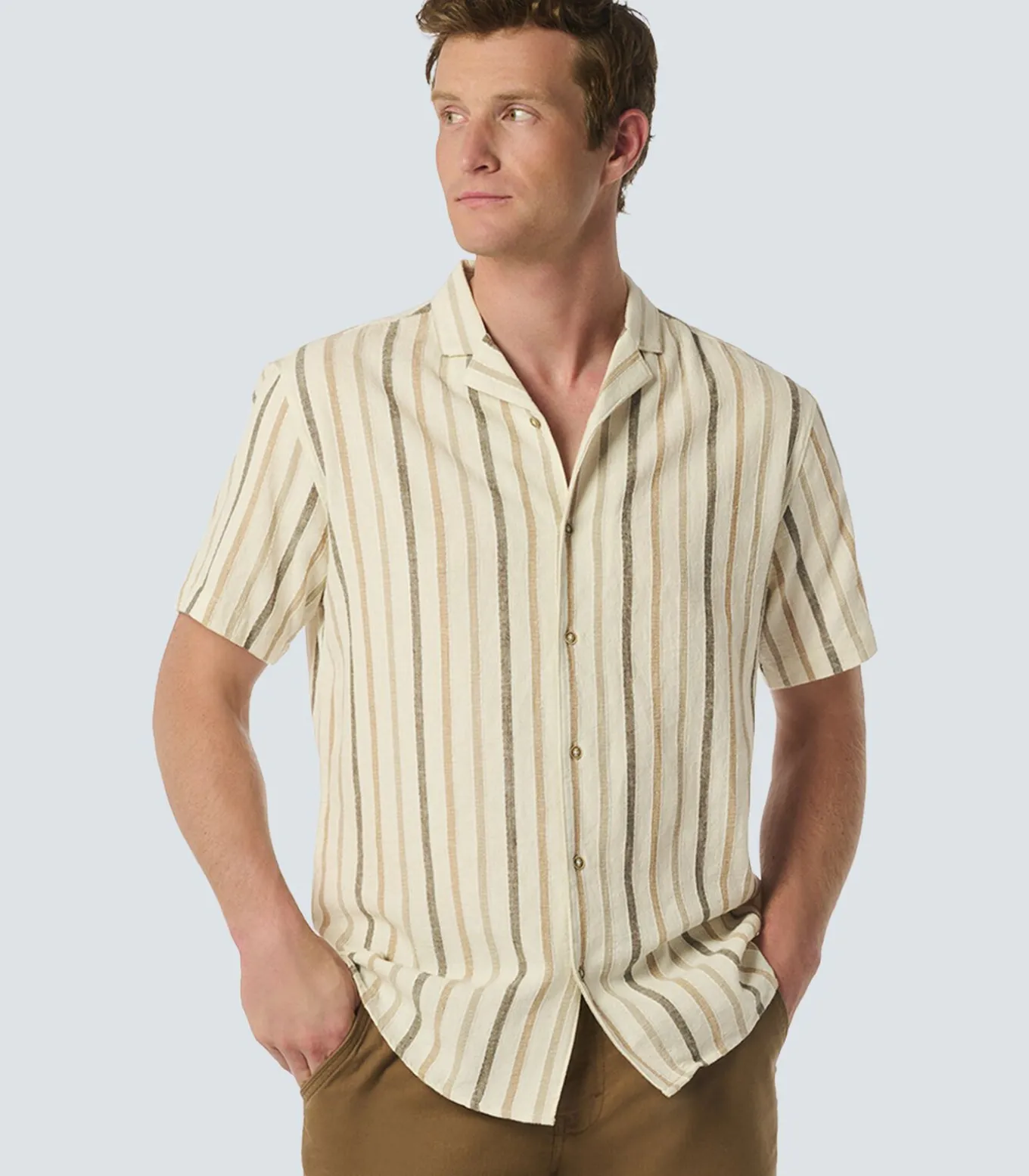 Shirt met korte mouwen, resort kraag en 3 neutraal gekleurde strepen