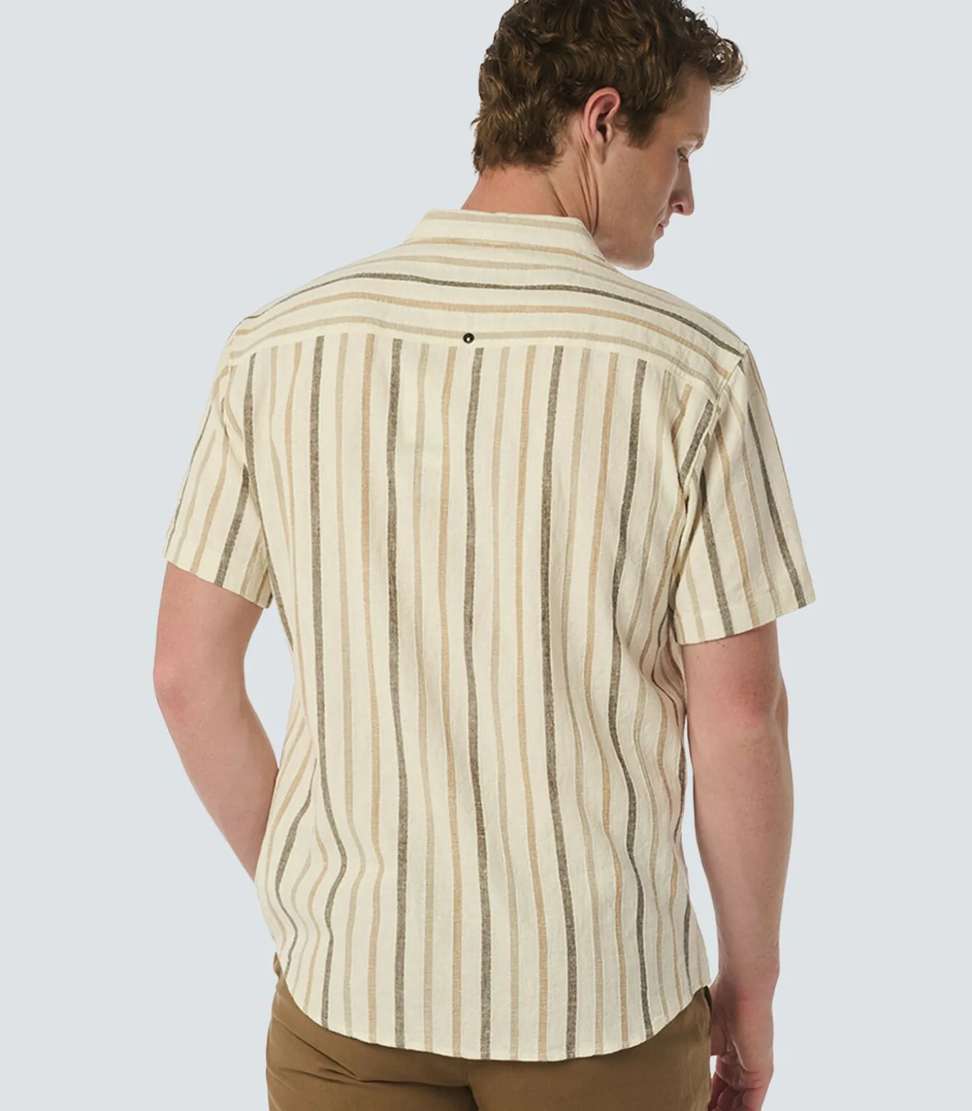 Shirt met korte mouwen, resort kraag en 3 neutraal gekleurde strepen