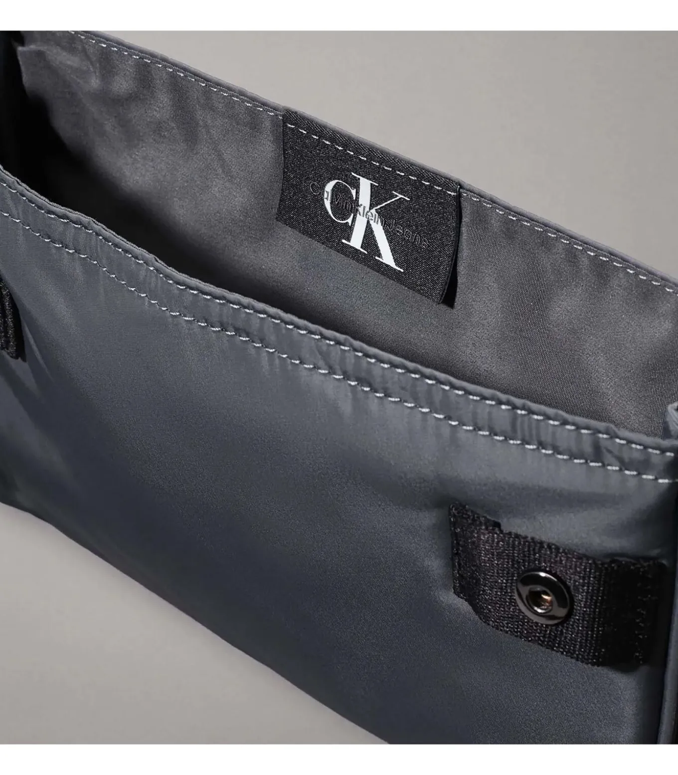 Ultralight Slim Flap Bag Ny