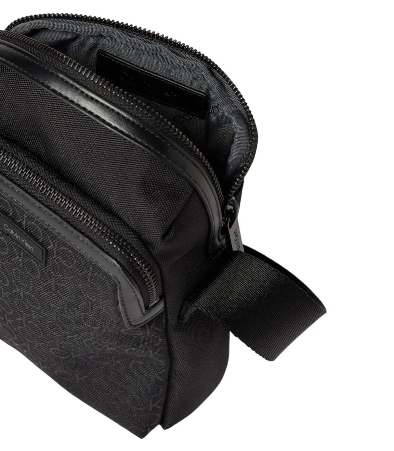 Zwart Remote Schoudertas Met Labelpatch